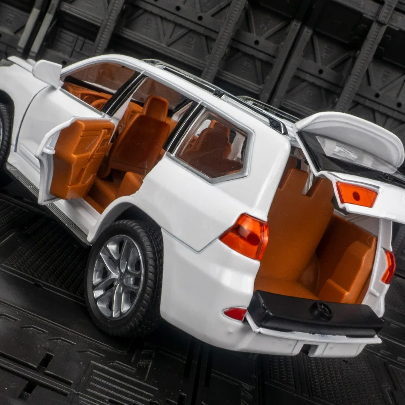 Modelo de vehículo todoterreno de aleación Lexus LX570 1:24, puertas y capó de motor, el maletero se puede abrir tiene funciones de sonido y iluminación