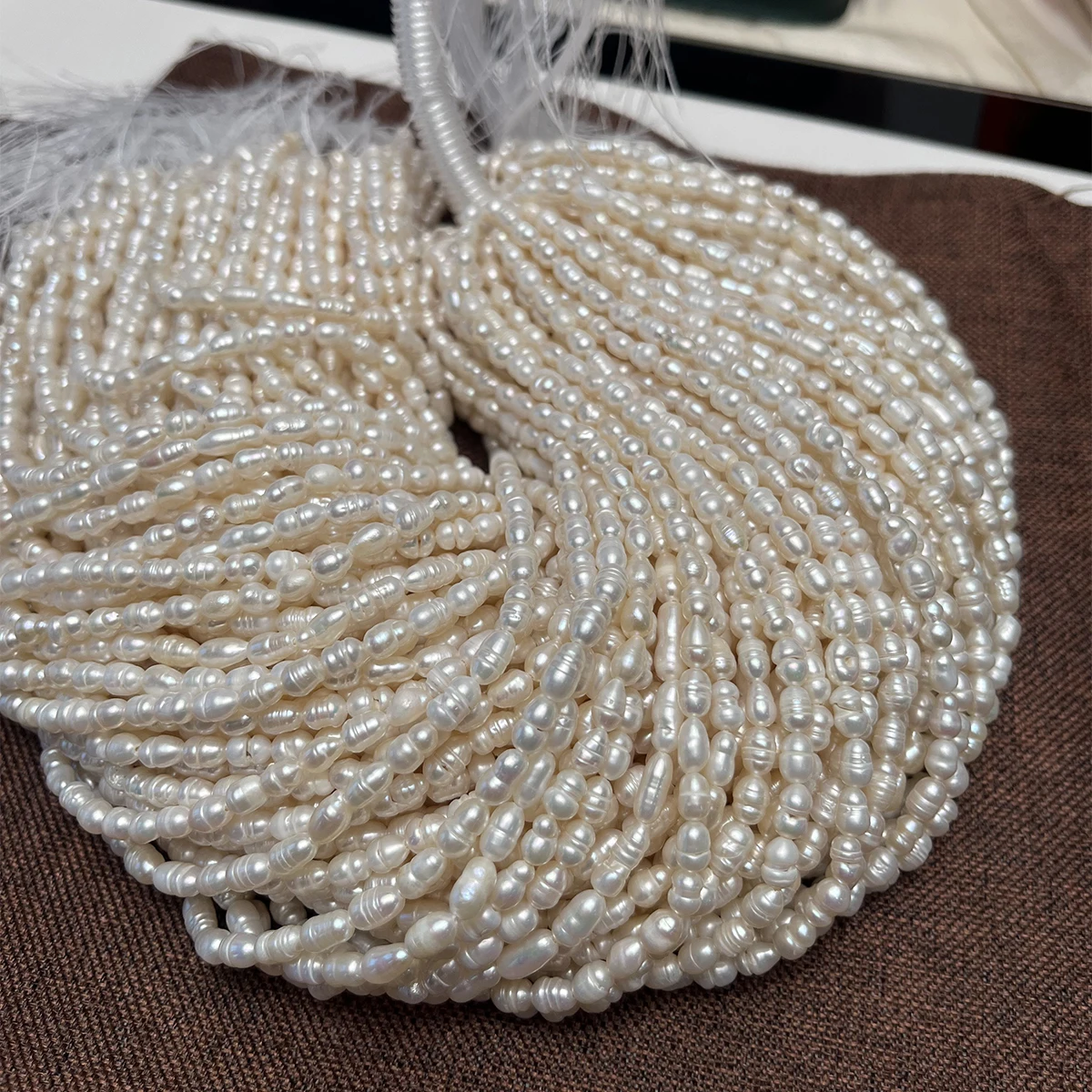 

A 2.8–3.2 mm Rice-shaped Threaded Beads Natural Pearl Semi-Finished Beads for Jewelry Making DIY Necklace Bracelet Accessories
