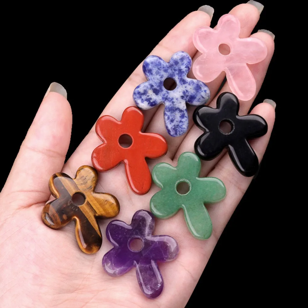 

Natural Stone Flower Shaped Hanging Ornament Amethyst Aventurine 5 Flower Petals Healing Crystal Crafts Home Decor