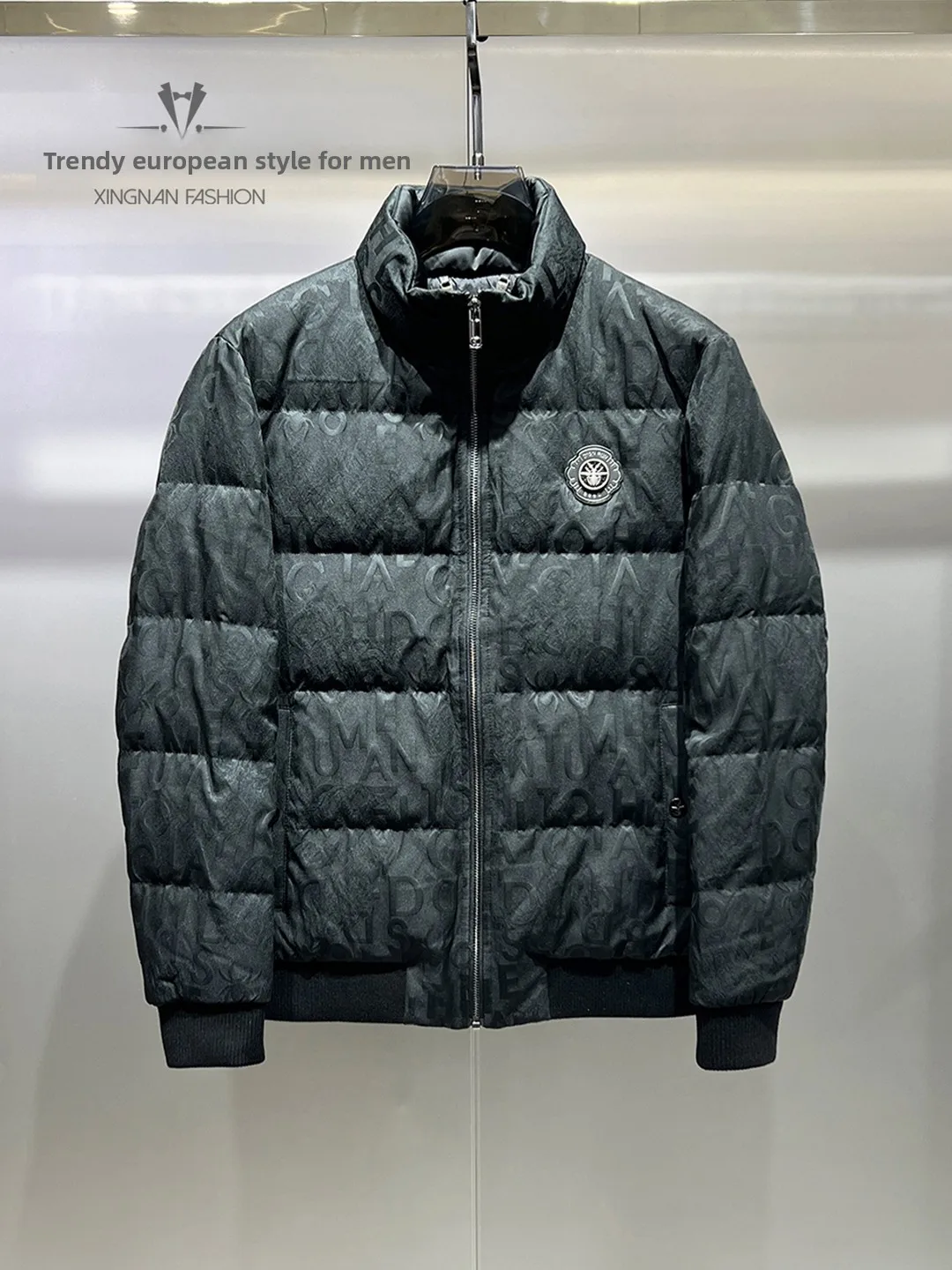 

Легкая мужская пуховая куртка Зима 2025: Модный бренд, вышивка букв, теплая, с воротником-стойкой, верхняя одежда из полиэфирного волокна