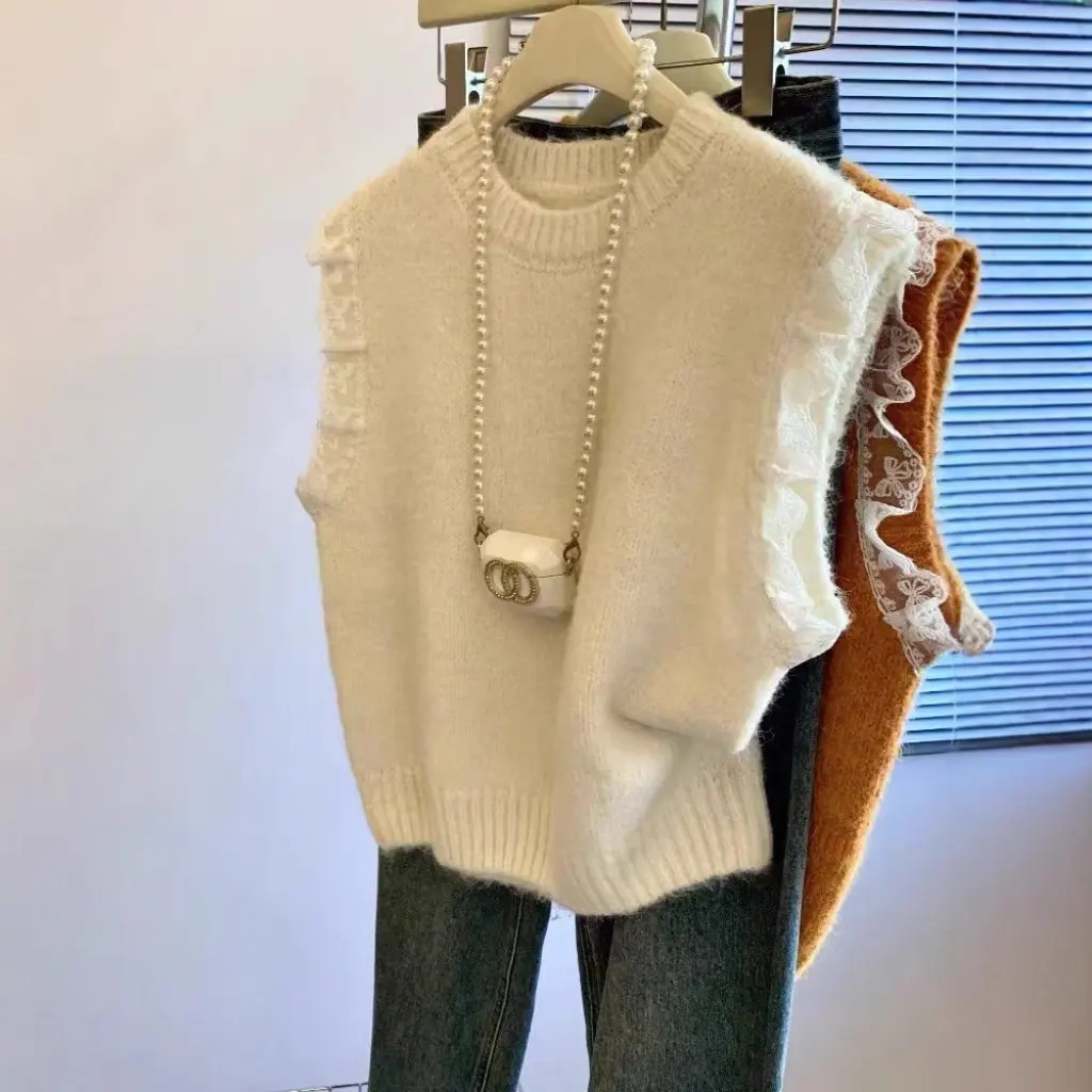 

Women's Vintage Lace Stitching Sleeveless Knitted Vest round Neck Loose Fit Western Style Plush Fleece Top