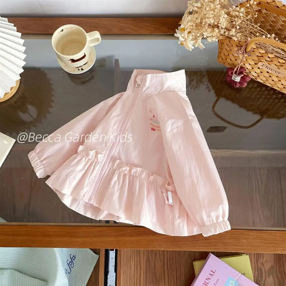 

Girls' Cartoon Printed Stand up Collar Jacket Spring and Autumn New Style Children's Splicing Lace Sweet Coat
