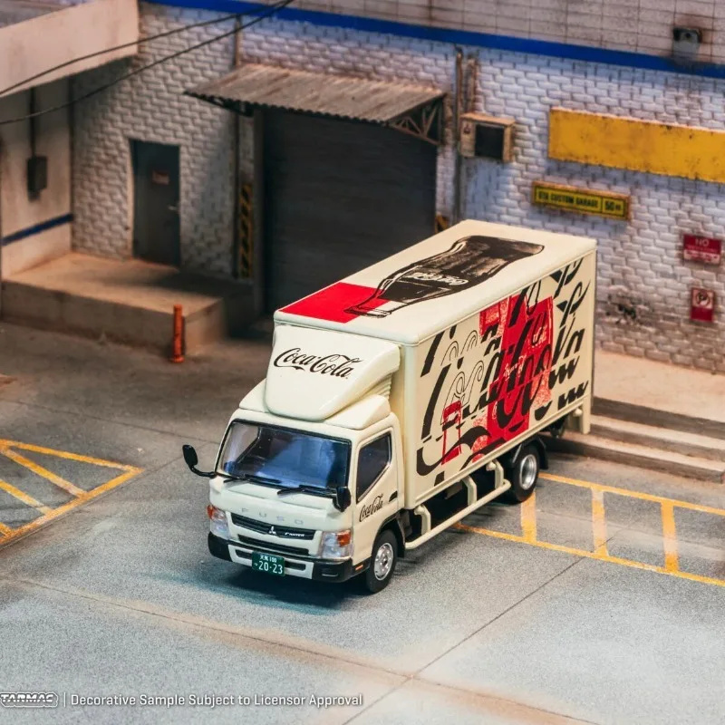 tw-1-64-mitsubishi-fuso-canter-coca-cargo-box-die-casting-alloy-car-model-male-gift-desktop-ornament