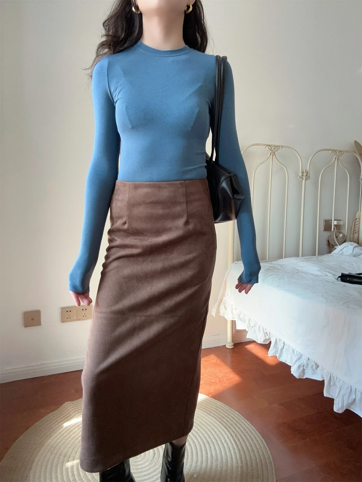 Elegant Modern Suede  Skirt High Waist Straight Cut Slimming Split Back Zipper Closure Comfortable Soft Ladies Skirt