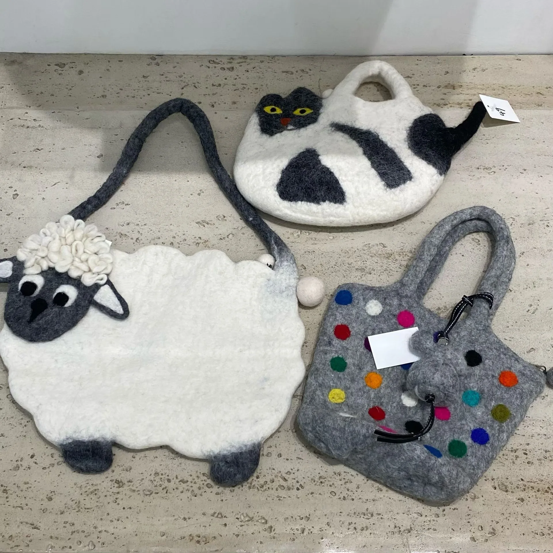 

New hand poked wool bag, versatile for autumn and winter, plush shoulder bag, cute women's zipper vest bag, handmade bag