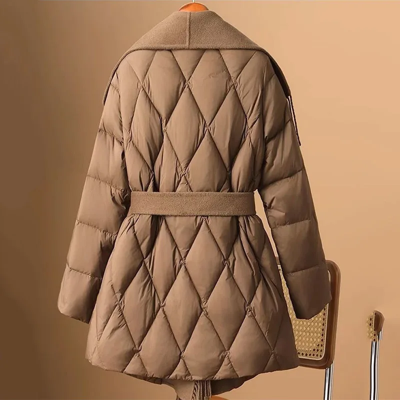 

2025 НОВЫЙ дизайн Sense, шерстяное лоскутное пуховое хлопковое пальто, женская зимняя куртка, корейское пальто с лацканами на талии и поясом, парковое пальто