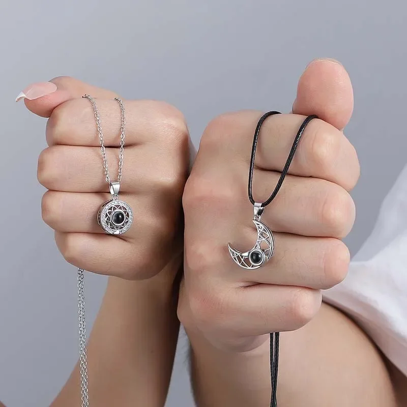 2Pcs Magnetic Couple Necklace For Women Men Fashion Silver Color Heart ShapeI Love You 100 Languages Projection Necklace Jewelry