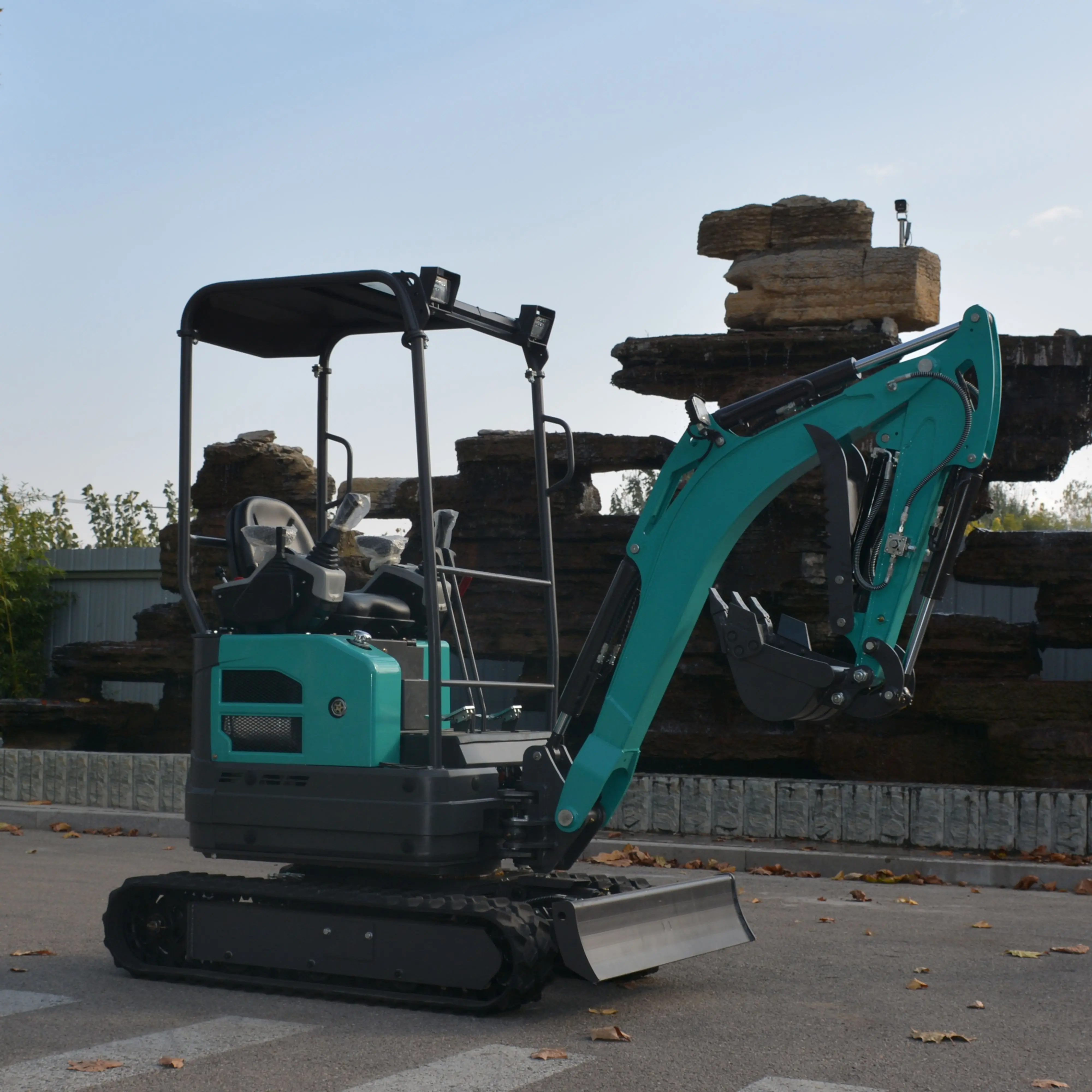 محرك كوبوتا للحفارة الصغيرة 1.8 طن بحالة جيدة للبيع حفارة زاحفة هيدروليكية