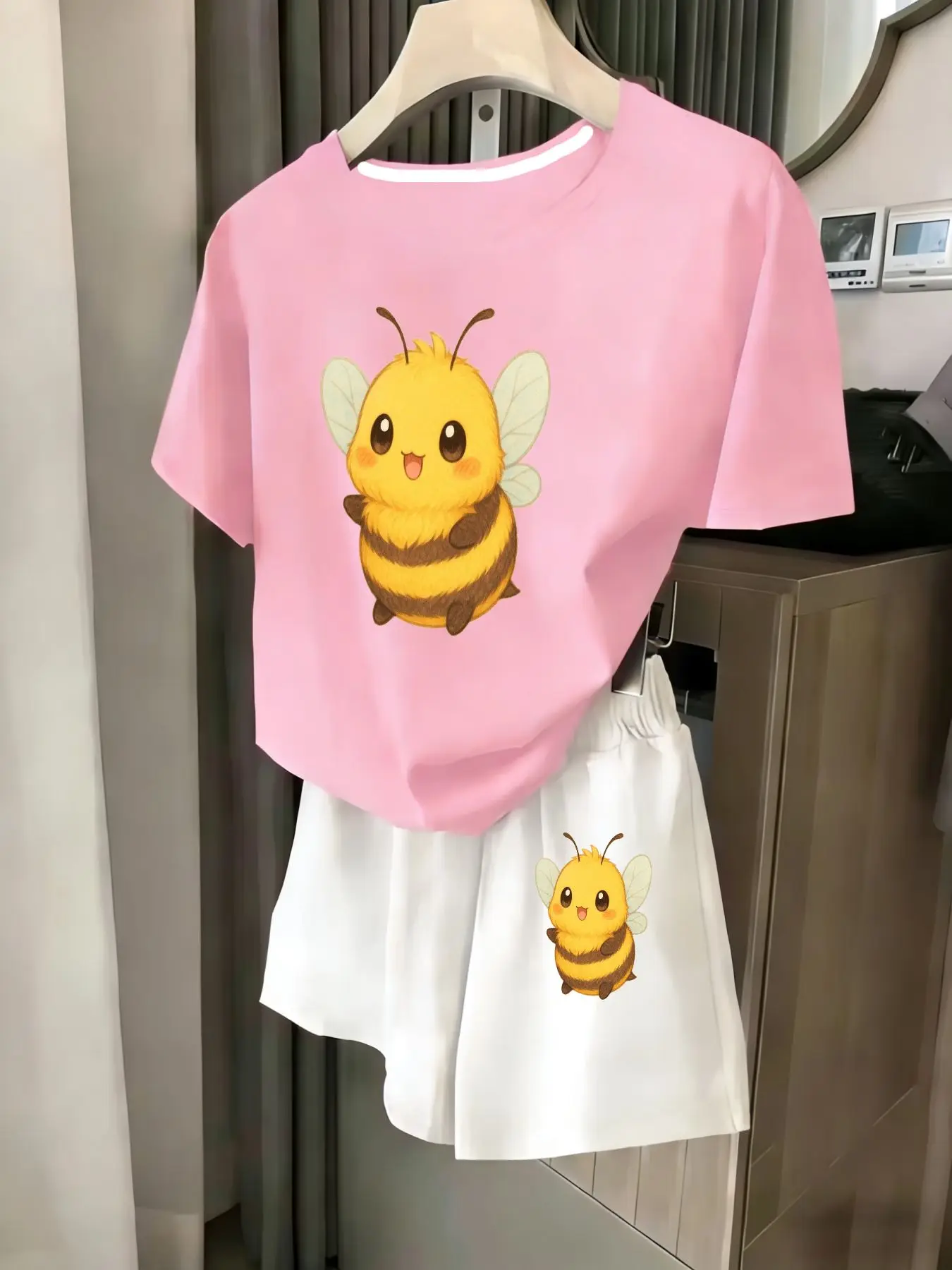 

Ladies 2-Piece Set Summer Beach Vacation Casual round Neck Short Sleeve Random Print T-Shirt Elastic Waist Shorts Suit Comfortab