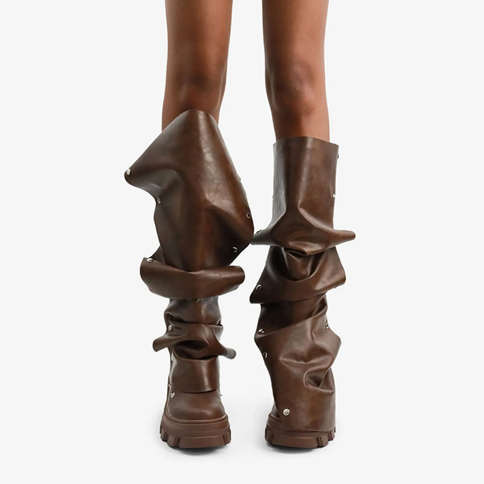 Arden Furtado 2025 Spring platform Large tubular boots Round toe Pleated Chunky heels Metal buttons Modern boots Knee high boots