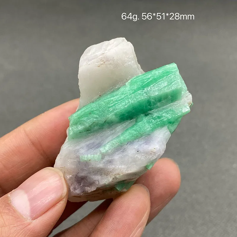 100% Natural green emerald mineral gem-grade crystal specimens stones and crystals quartz crystals