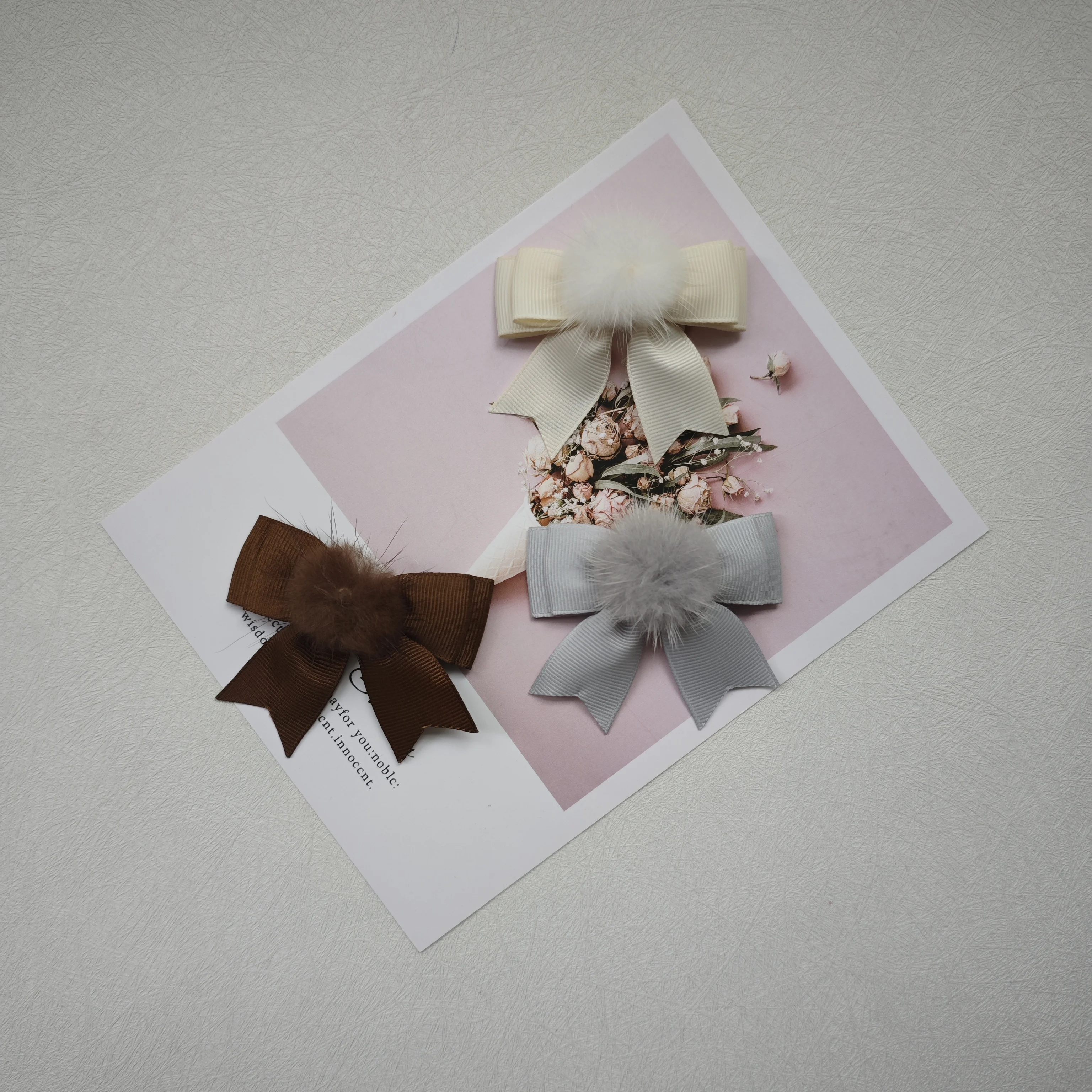 2PCS Pom-Pom Alligator Clips Bows Hairpins Cute Fluffy Ball With 3.5CM Nature Fur Pompon Butterfly Barrette For Girls Children