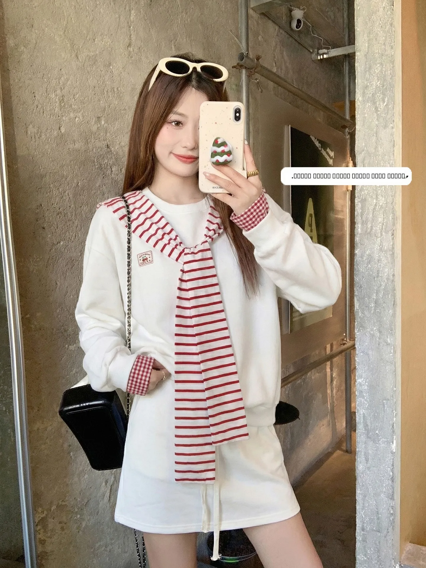 

Korean Sle round Ne Long Sve Sweatirt Women's Loose Fit Spring New Arrival Faion Set with ort Skirt by Zeng Xiao...