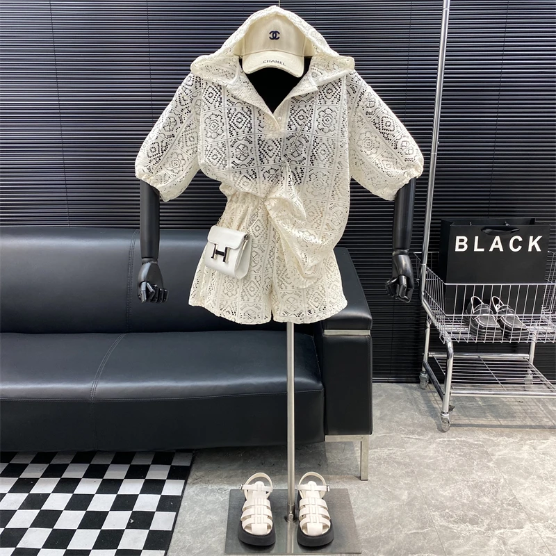 

New 2022 fashion Designer new style Hollowed out lace suits summer delicate crochet Hooded top Wide leg shorts suits