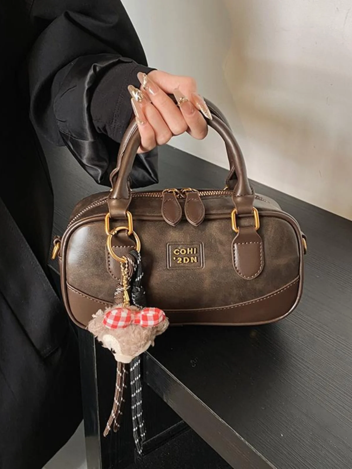 

Famous brand luxury designer small bag female Korean version of the new popular all-match messenger bag portable bowling bag
