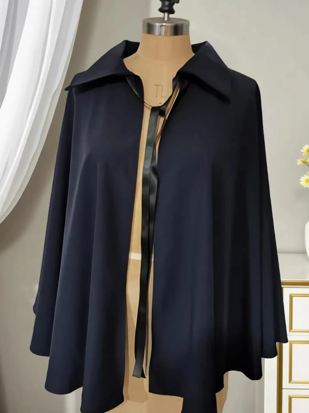 

Черный короткий плащ с воротником-хомутом в готическом стиле для ролевых игр, косплея, джазовых выступлений, Хэллоуина, женский традиционный костюм