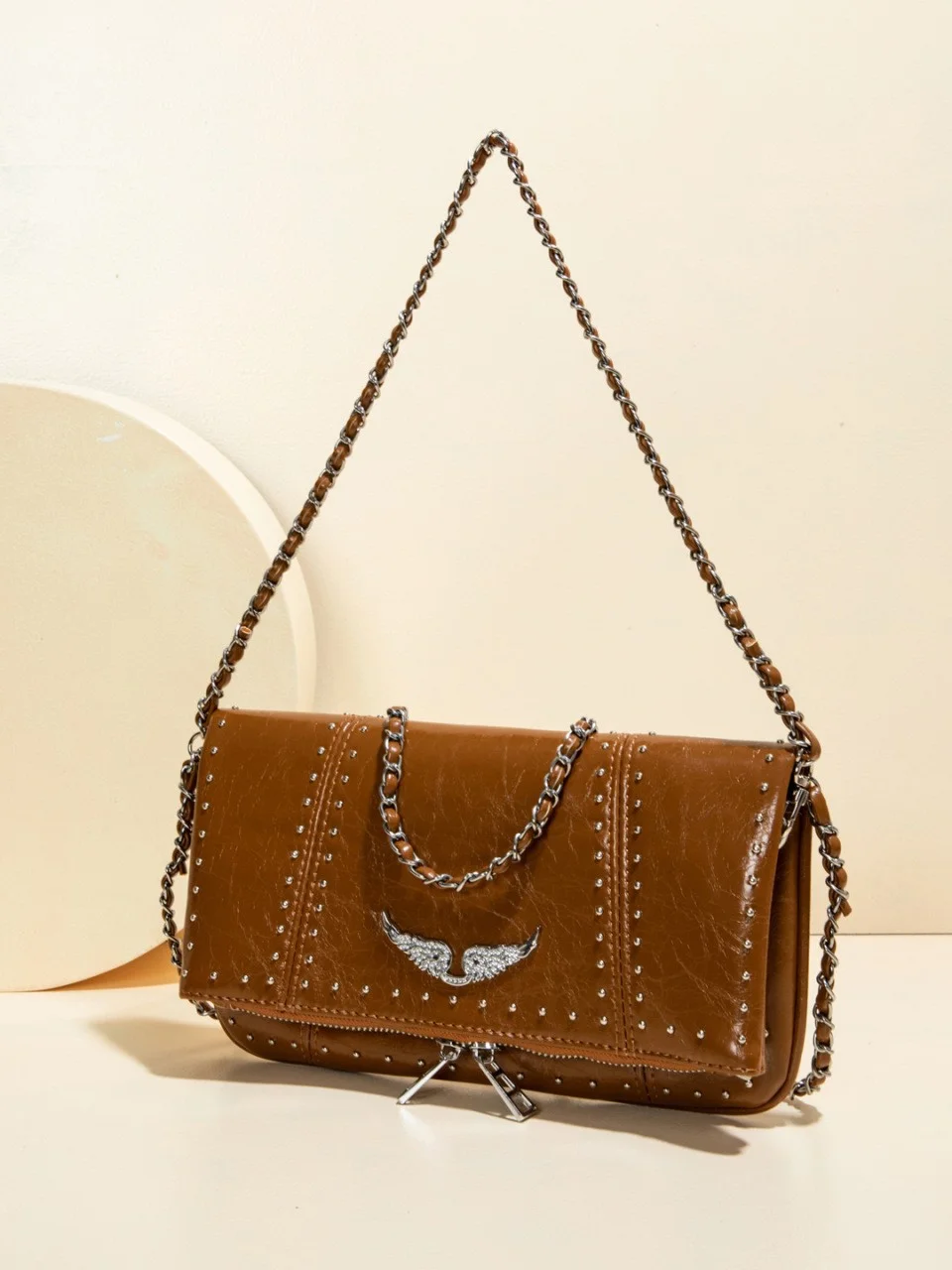 Bolso Bandolera Tipo Sobre Pequeño para Mujer 2026, Bolso de Hombro Casual de Cuero Encerado Negro Suave con Cadena de Remaches Plateados