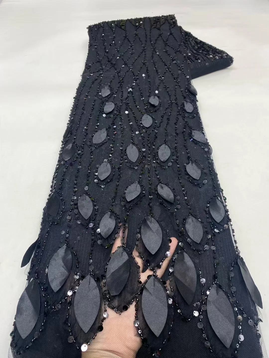 

2025 Luxury African Lace Fabric 5 Yards Sequins Beaded Tulle Lace Fabric Embroidered Nigerian Fabric for Wedding Dress