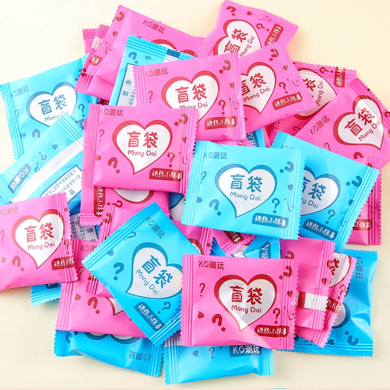 1/3/5/10 Buah Figur Model Kartun Mini Hadiah Kelas Acak untuk Perlengkapan Siswa Hadiah Pesta Hadiah Mainan Model Lucu Tas Buta