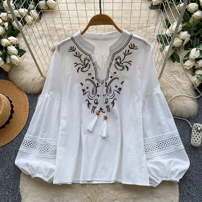 Women's New Bohemian Vintage Embroidered Blouse Long Sleeve Heavy Embroidery V-Neck Lace Trim Fall Shirt Female Pullover BL562