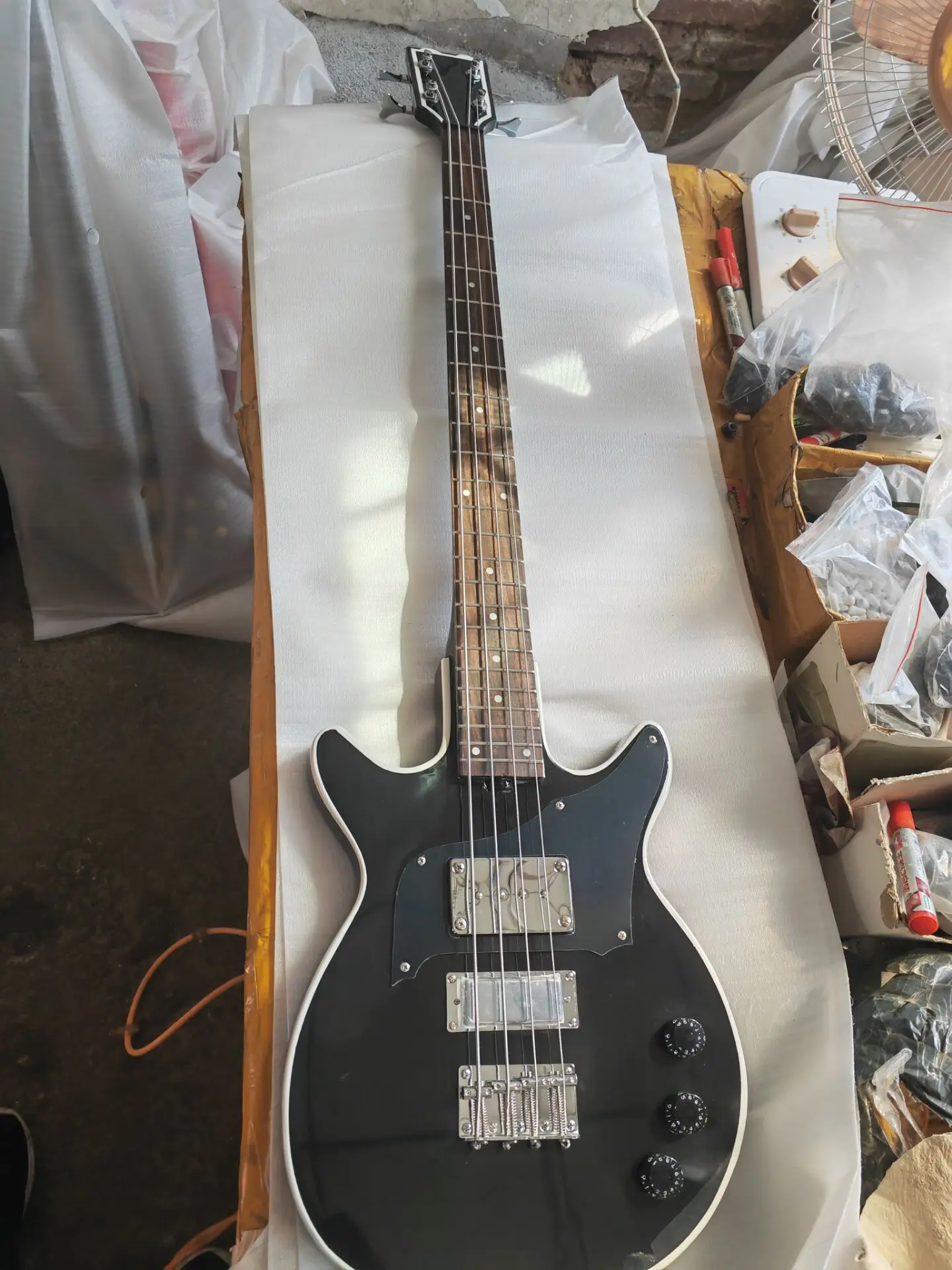 Upgrade Gene Simmons 4 String Electric Bass Guitar 24 Frets Custom Bass Guitar Professional Bass Guitar