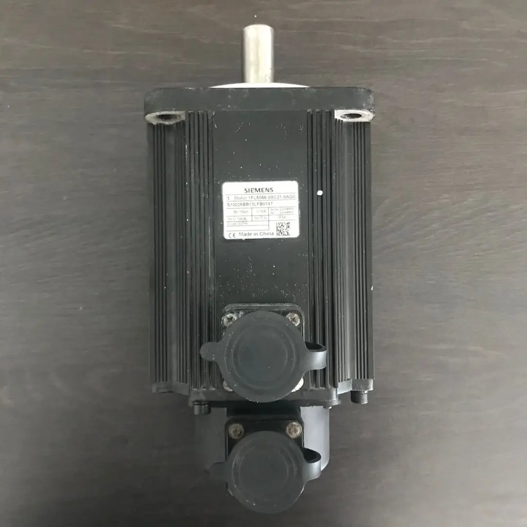 Servomotor AC 1FL5066-0AC21-0AG0, en buen estado