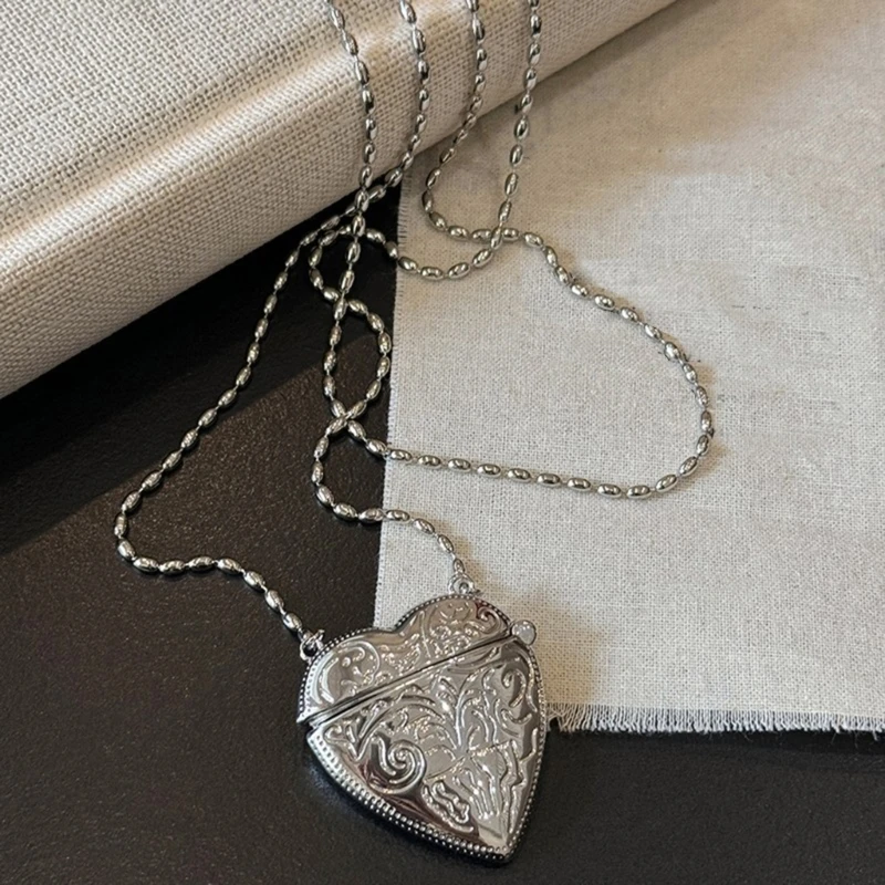 Heart Locket and Crossbody Bag Engraved Metal Necklace Photo Pendant Chain Necklaces Suitable for Memory Preservation