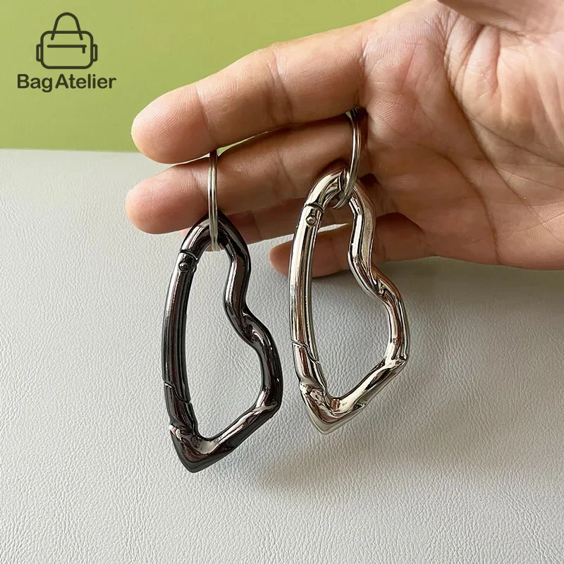 

Twisted Metal Safety Buckle Keychain Multifunctional Hiking Keychain 2YK Gothic Unisex Backpack Belt Decoration DIY Keyring