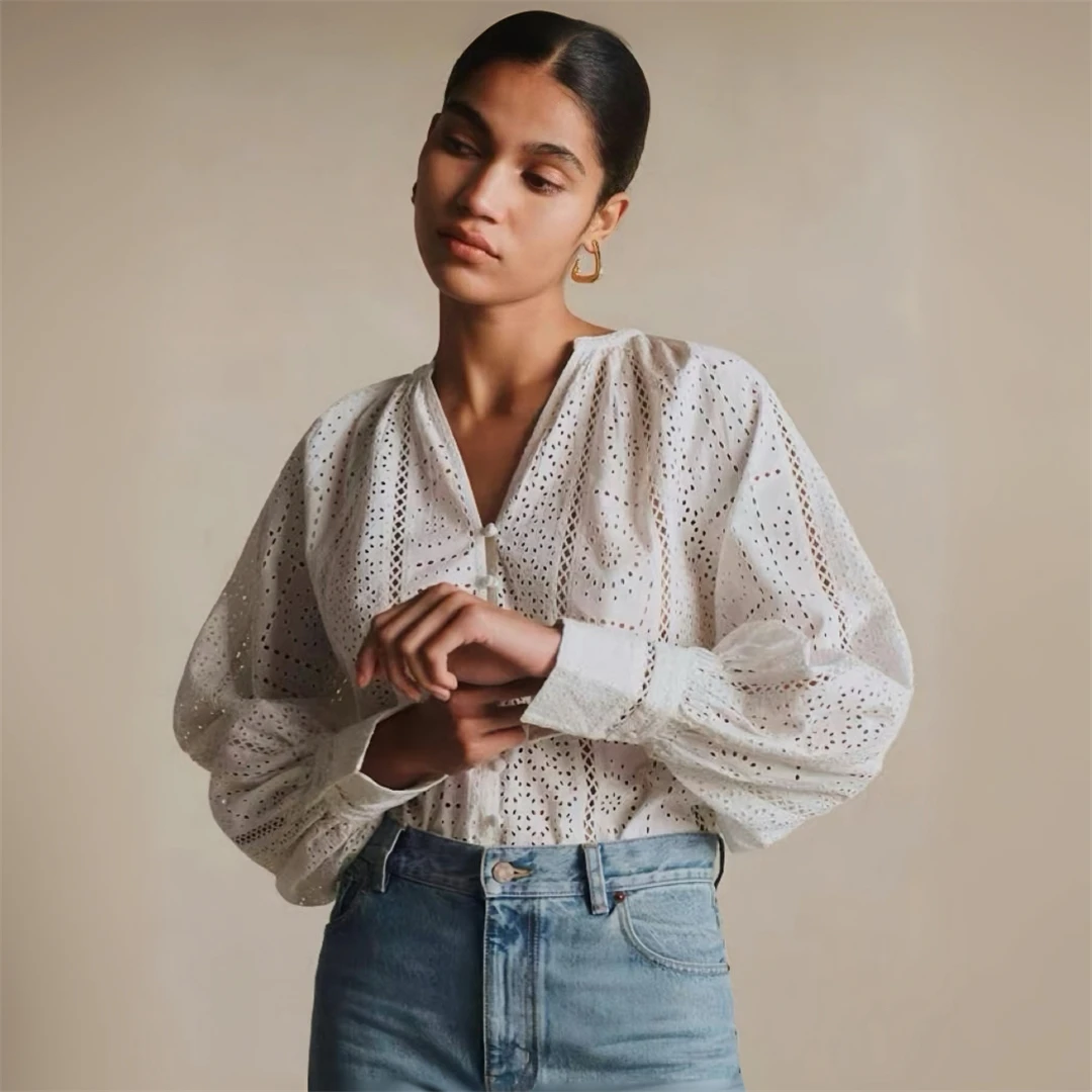 

Paris Seza Laser Hollow out Long Sleeve Shirt Simple Embroidery Hollow Design Cotton French Style Loose Fit V-Neck Women's Shirt