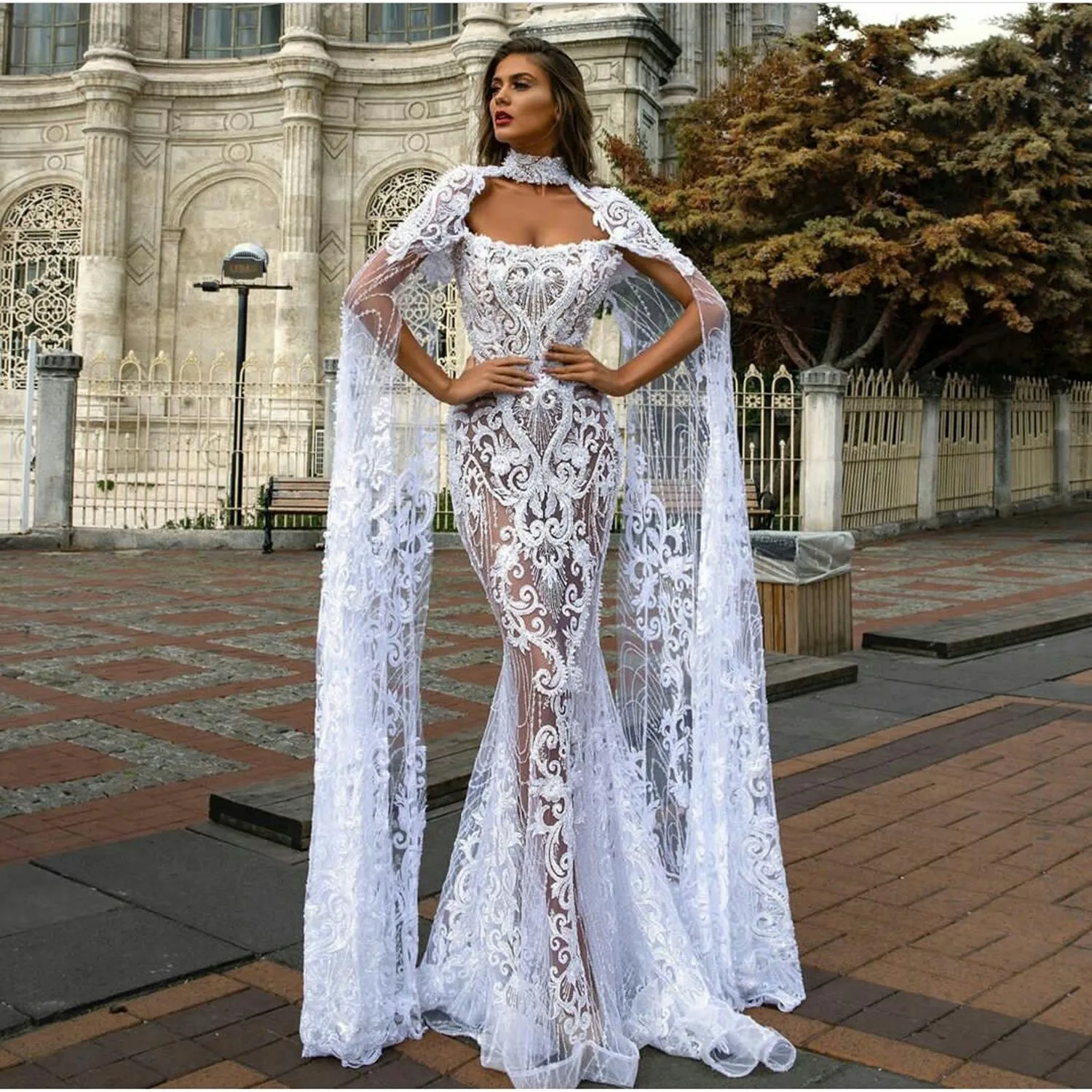 

Sexy Saudi Mermaid Wedding Dresses 2022 Scoop Neck Illusion Lace Appliques Beading Ball Gown With Cape Sleeve Bridal Gowns