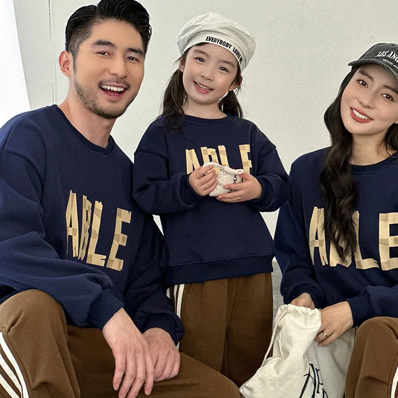 Winter Mom Dad and Son Daughter Matching Warm Sweatshirts Family Thick Long Sleeve Tops Korean Parents and Children Same Clothes