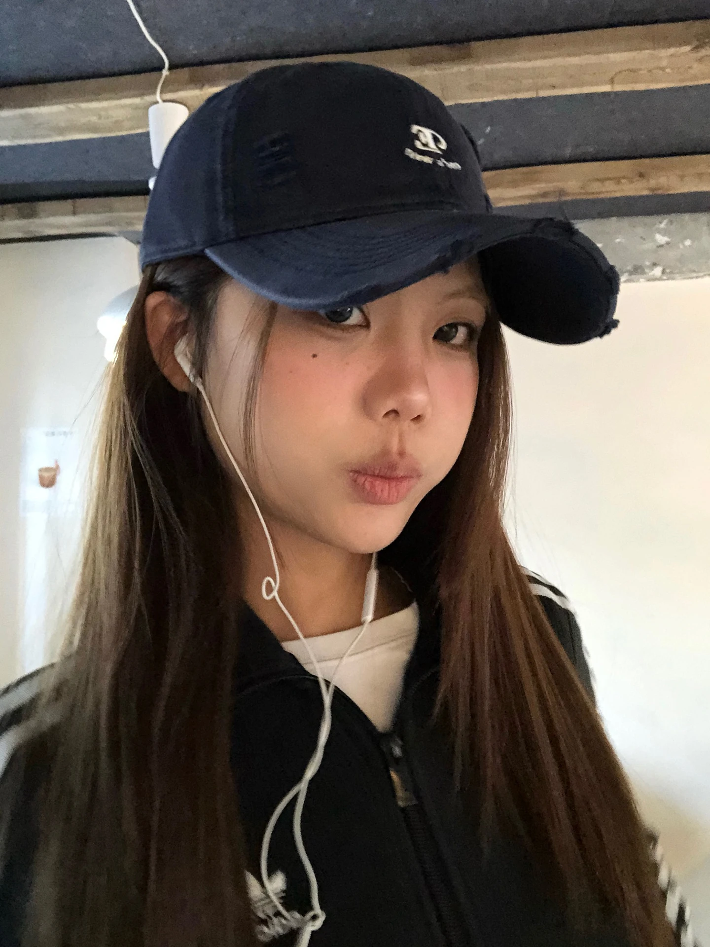 American Style Distressed Wide Brim Baseball Cap for Women Adjustable Fit Casual Wear Versatile All Season round Cap