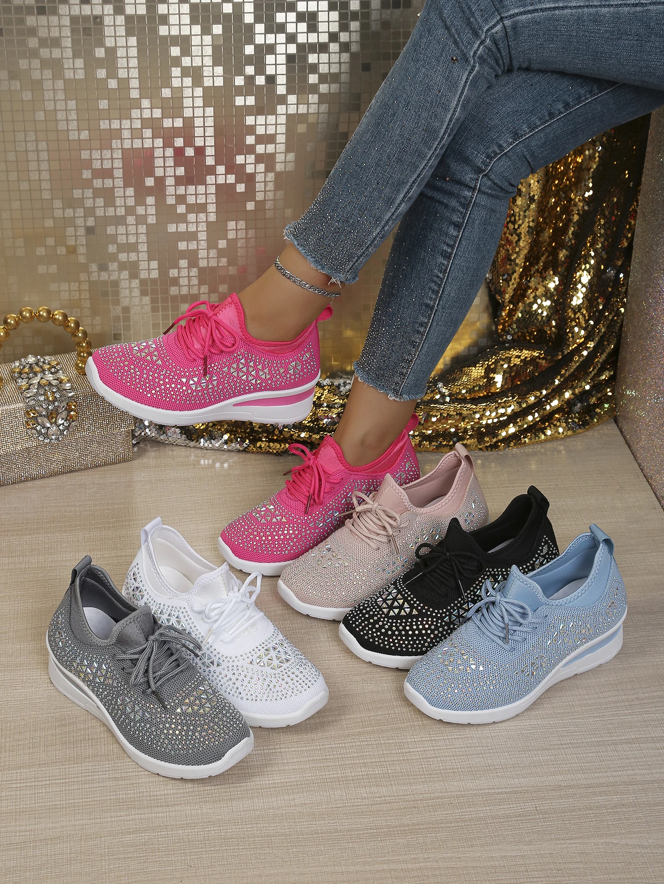 Glänzende Damenschuhe mit unsichtbaren, höhenvergrößernden und stoßdämpfenden Sohlen – die perfekte Wahl für Partys – Detail 1