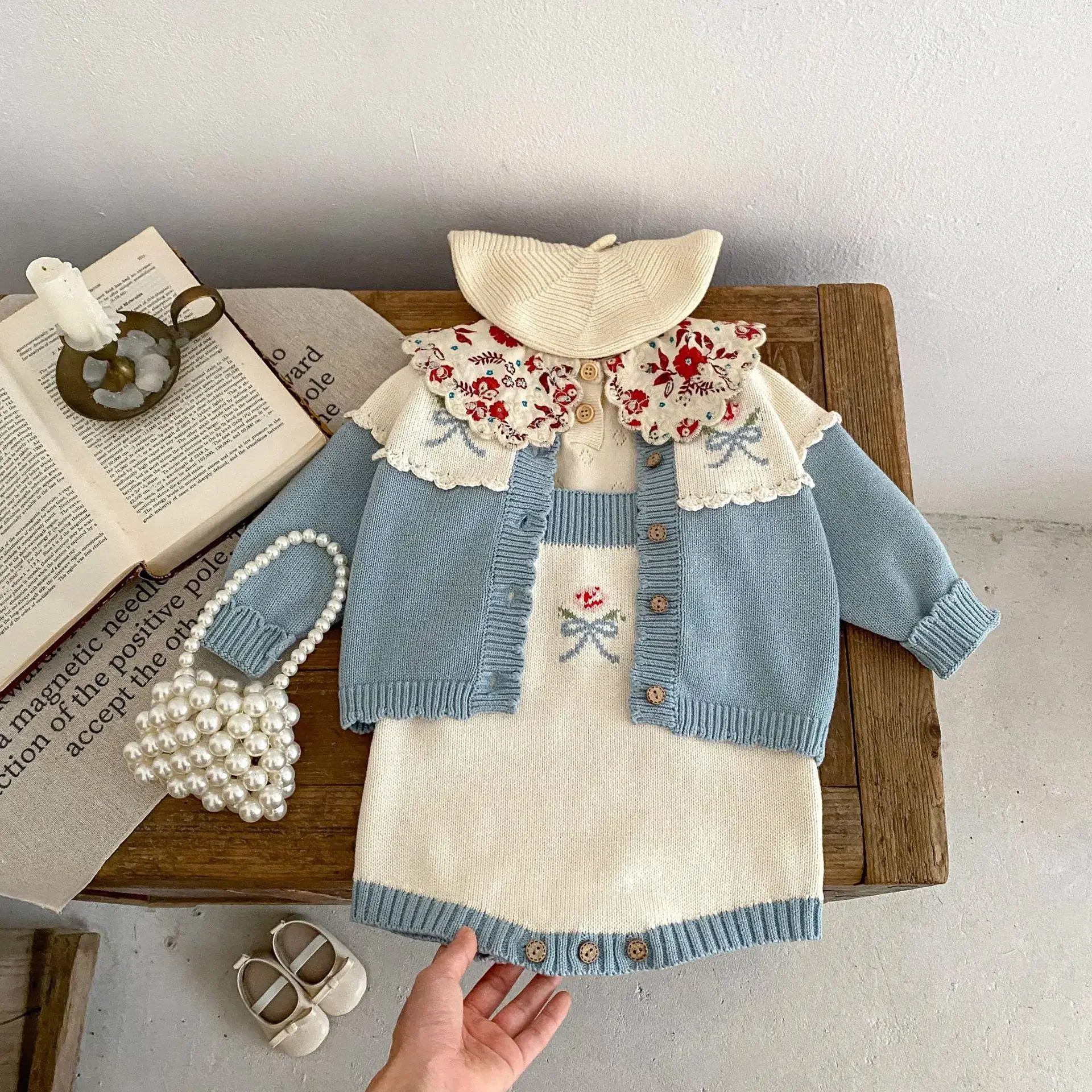 Rompers Autumn Season Baby Clothing Children Baby Crochet Knitting Coat Sling Button 2023 Bodysuits Lovely Beautiful