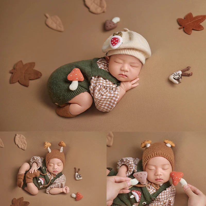 

Oil Painting Style Baby Beret + Knit Overalls + Plaid Shirt Newborn Photography Outfit Maple Leaf Mushroom Autumn Scene Props