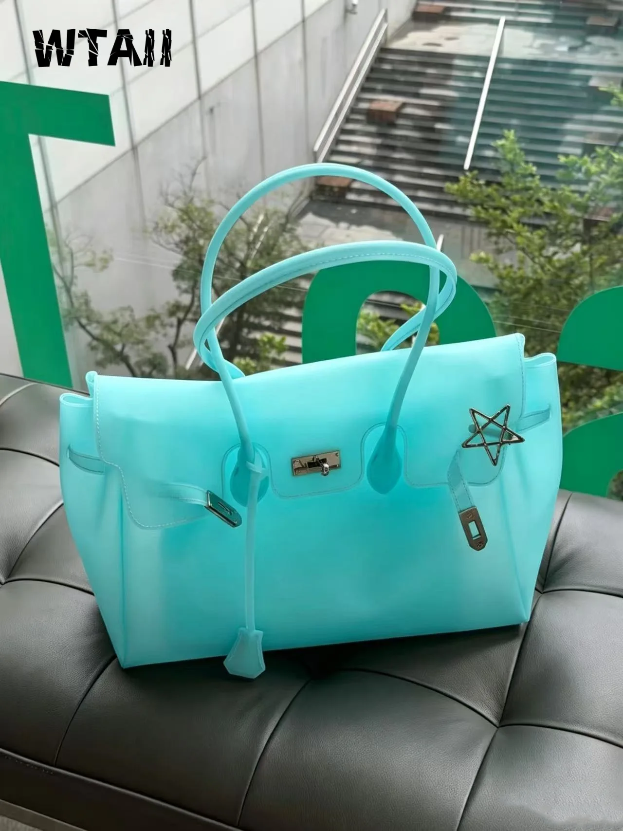 New TPU Transparent Jelly Bag Dopamine Candy Color Large Capacity Tote Underarm Shoulder Handbag Summer Beach Holiday Daily Gift view 5