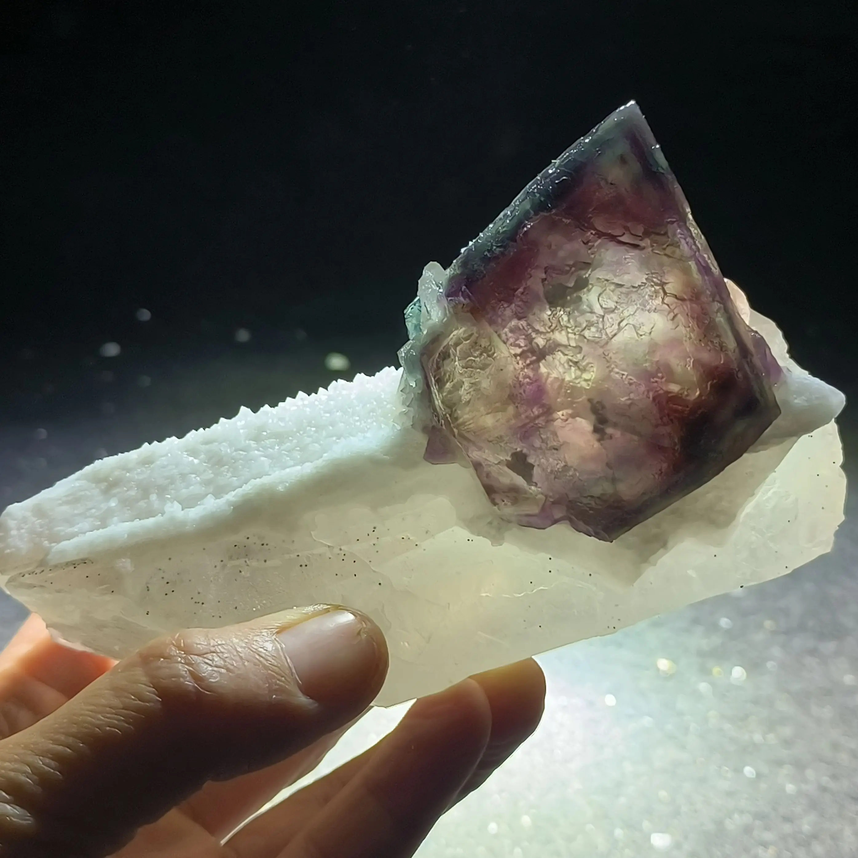 519g，Large grain, rare octahedral dream fluorite and crystal paragenetic mineral specimen QUARTZ GEM furniture decoration