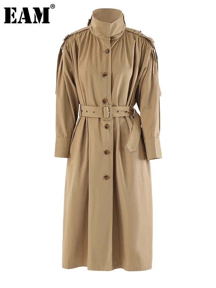 

[EAM] Women Khaki Pleated Belted Big Size Trench New Stand Collar Long Sleeve Windbreaker Fashion Spring Autumn 2024 CPDB264