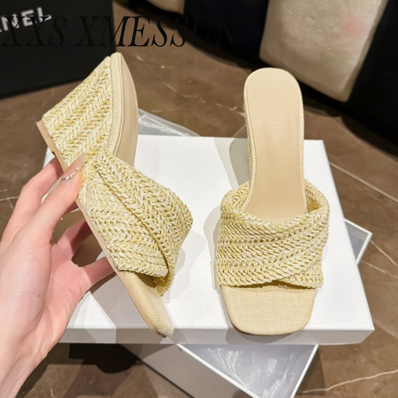 

XXS XMESSUN Fangtoupo Woven With Rattan Grass Beach Slippers 2026 New Summer Soft Vacation Sandals