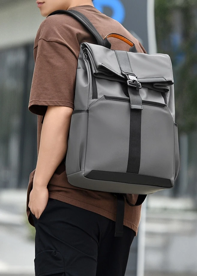 New Fashionable Men's Backpack, Business and Leisure Travel Backpack, Large-capacity Wear-resistant and Waterproof Computer Bag