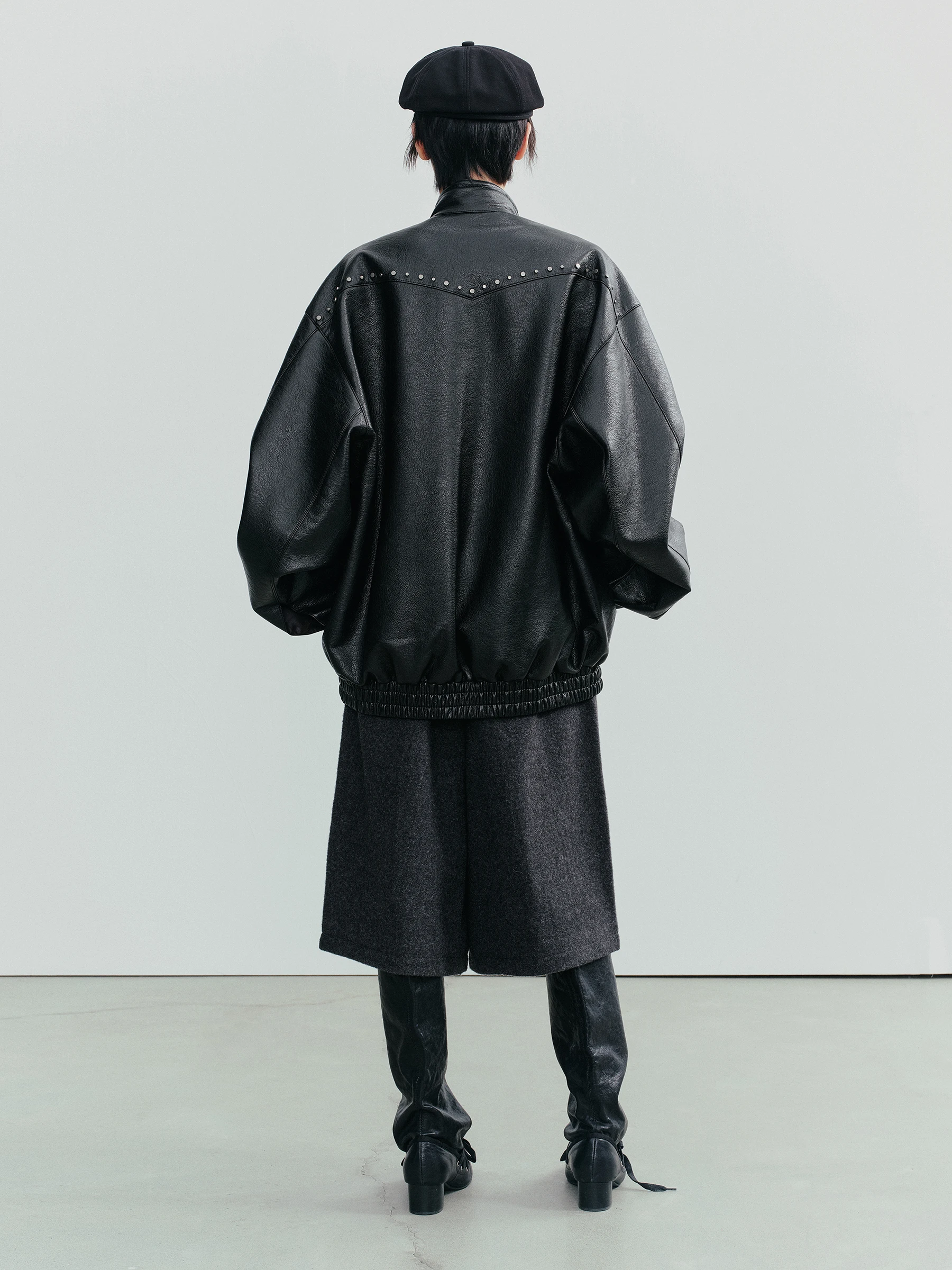 VERMO ヴィンテージショートレザージャケット リベット装飾付き コクーンシェイプ アウター レディース 春ファッション カジュアルコート