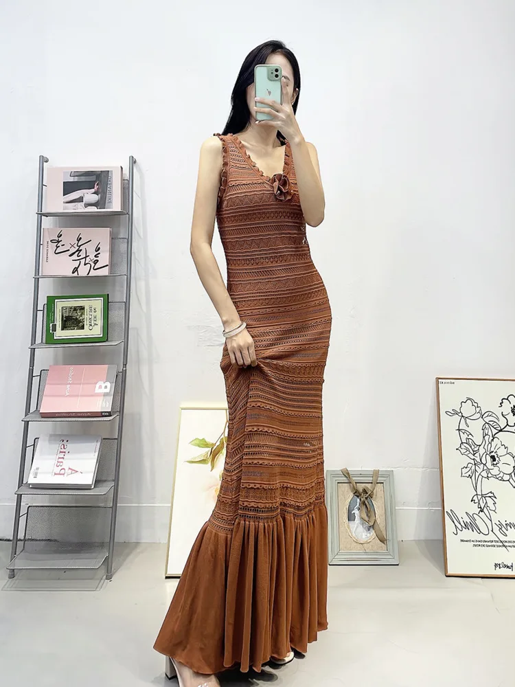 Dames Franse haakkant gebreide jurk 2025 - Bloemuitsparing ontwerp, mouwloze tank met ruches aan de zoom, lente-zomerjurk