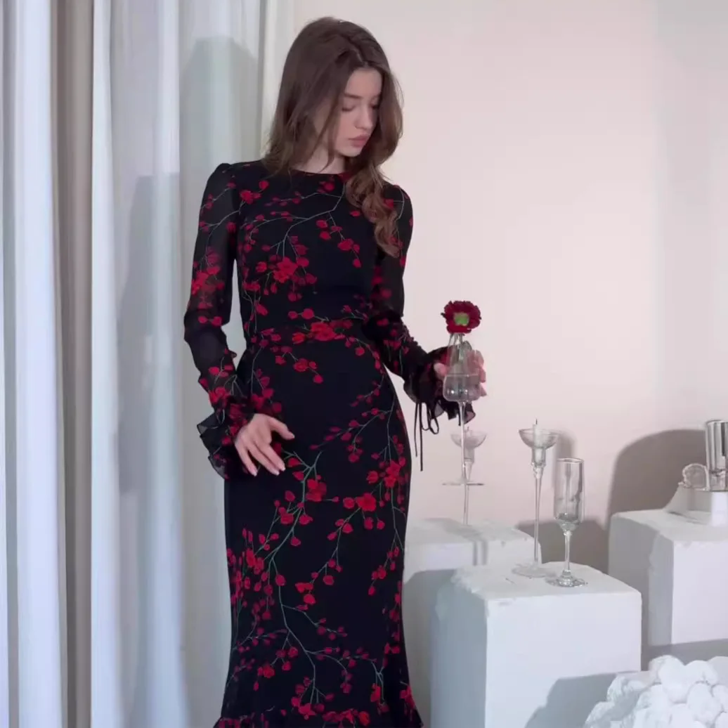 Vestido F Vintage Branco com Estampa Floral Slim Fit para o Verão 2024, Estilo cado, Fibra de Poliéster, Manga Lon...