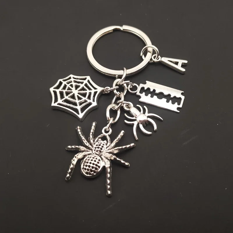 

Spider Keychain Metal Alloy Package Pendant with Hanging Spider Web Keychain Fashion Gothic Keychain Men's and Women's Jewelry