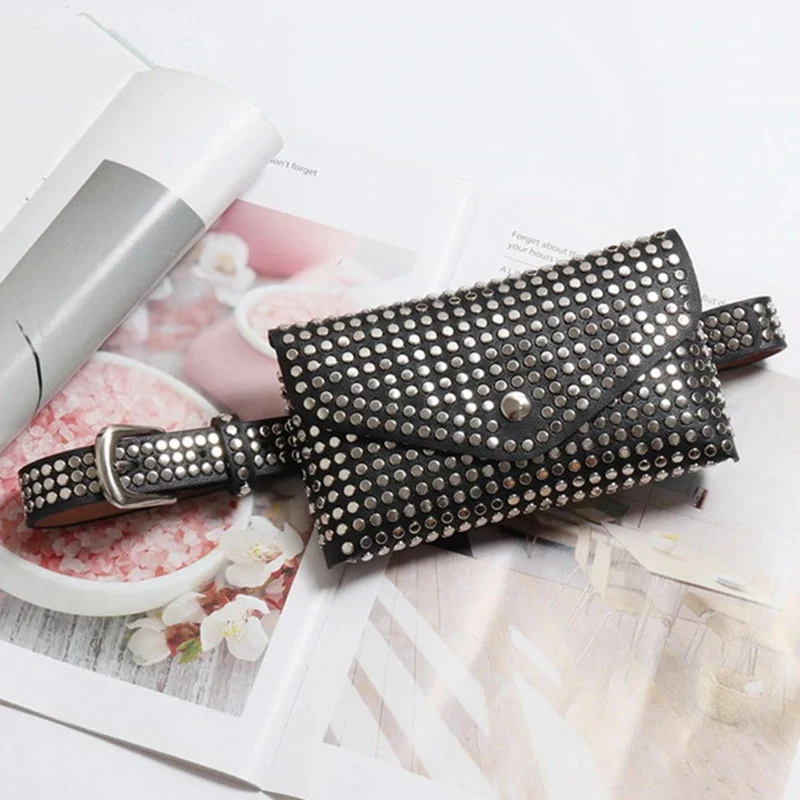 ABQR Moda Rivetti Marsupio Designer di lusso Fanny Pack Marsupio da donna piccolo Custodia per telefono Borsa da cintura punk (Nero)