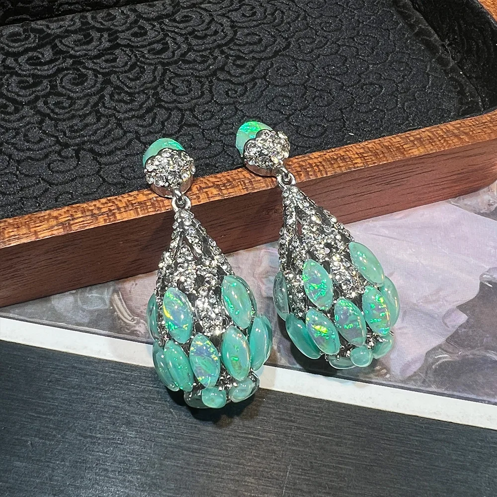 Fashionable Vintage Tear Drop Earrings Colorful Queen Heavy Work Small Audience Design  Vintage Earrings