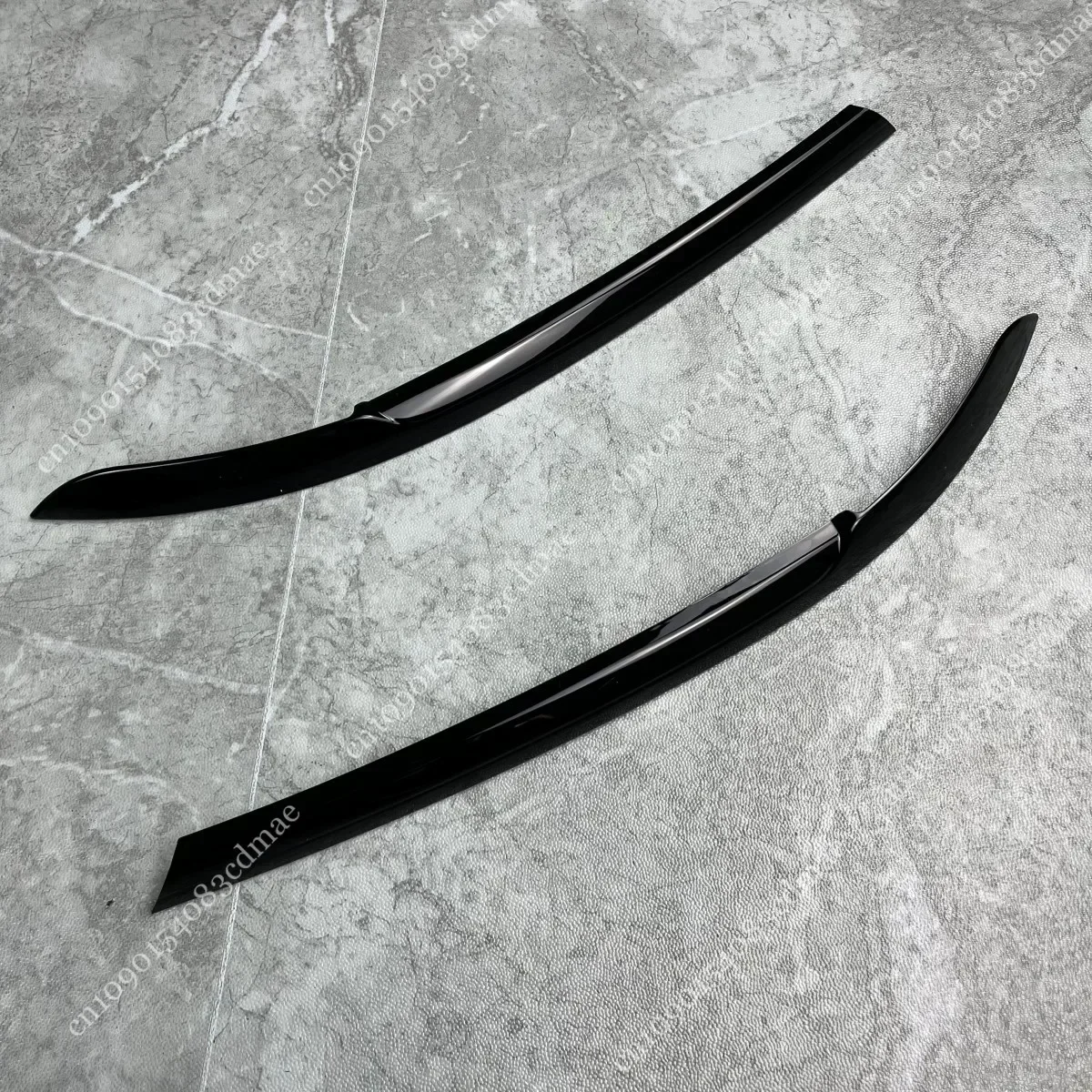 Gloss Black Front Bumper Mesh Grille Strip Fog Light Moulding Trim Headlight Eyebrows For Volkswagen Tiguan MK2 Rline 2017-2021