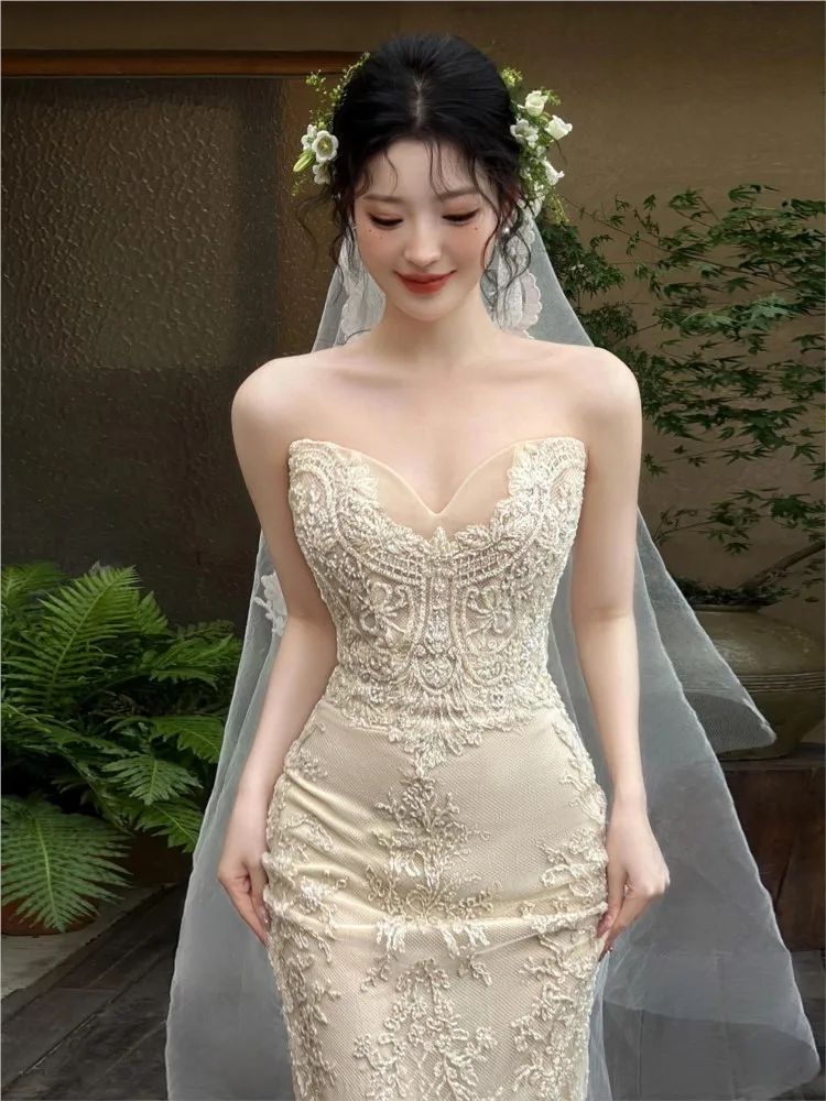 A new strapless fishtail main fabric lace dress for people going out