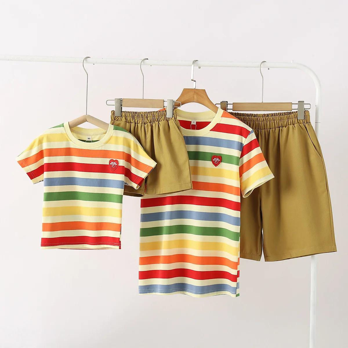 T-shirt arc-en-ciel pour parents et enfants, tenues identiques pour père et fils, ensemble de combinaison assortie pour mère et fille, vêtements à rayures pour la famille, vêtements pour enfants