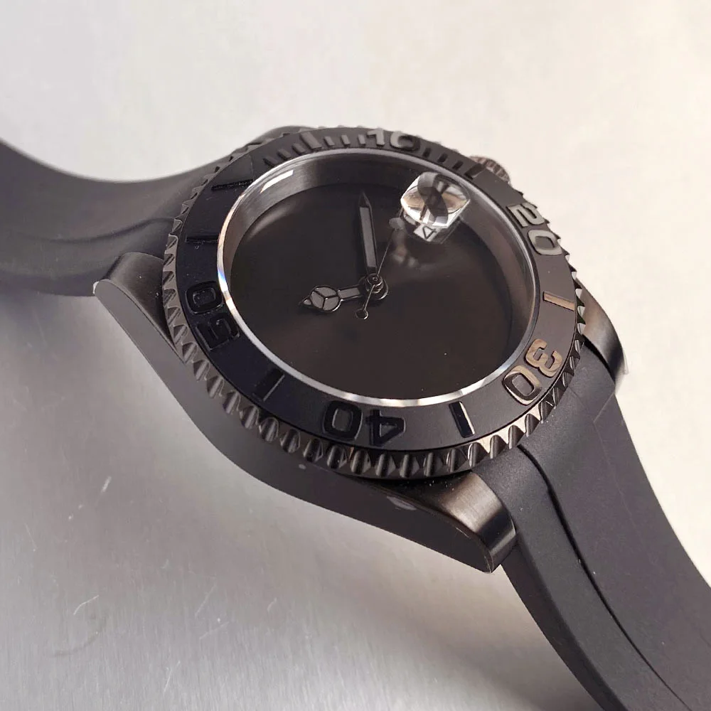 Quadrante nero personalizzato con data senza pennarelli 20ATM 40mm Cassa in PVD nero NH35 Orologio automatico con lunetta in ceramica zaffiro Cinturino in caucciù